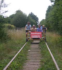 fietsen over rails